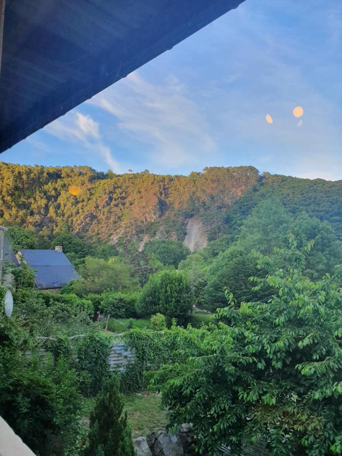 Le Bon Laboureur Hotel Saint-Leonard-des-Bois Bagian luar foto